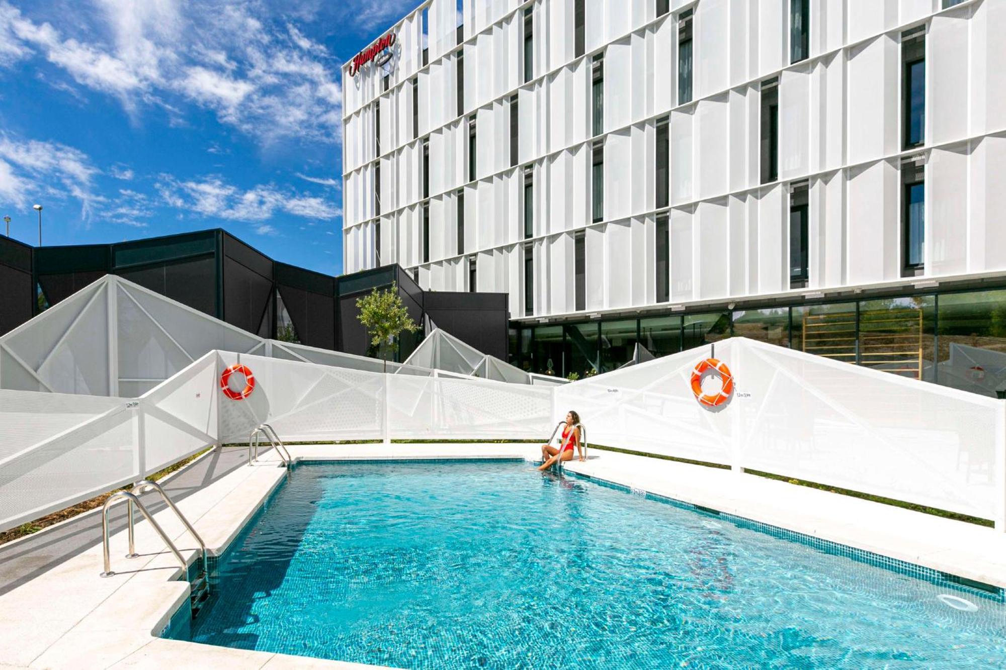 Hampton By Hilton Alcobendas Madrid Bagian luar foto