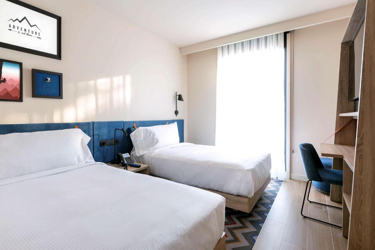 Hampton By Hilton Alcobendas Madrid Bagian luar foto
